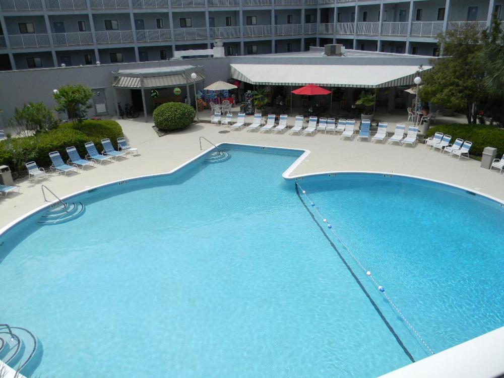 3 Bedroom, 2 Bathroom, Sleeps 10 2 Bunk Beds 2 Queens Bikes & Beach Gear included